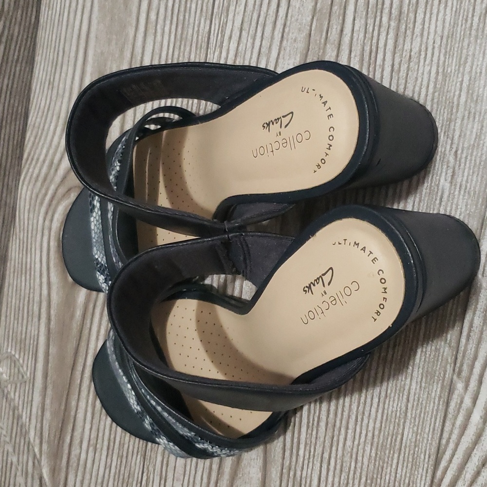 Clarks 5.5 Block Heel Open Toe Strap Snake Print … - image 4